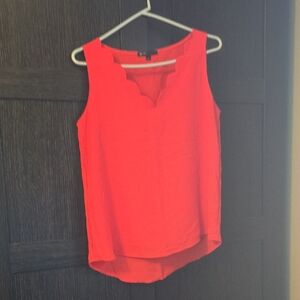 Gibson Vibrant Red Scalloped Sleeveless Top